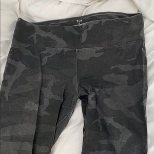 TNA Camo leggings - ARITZIA